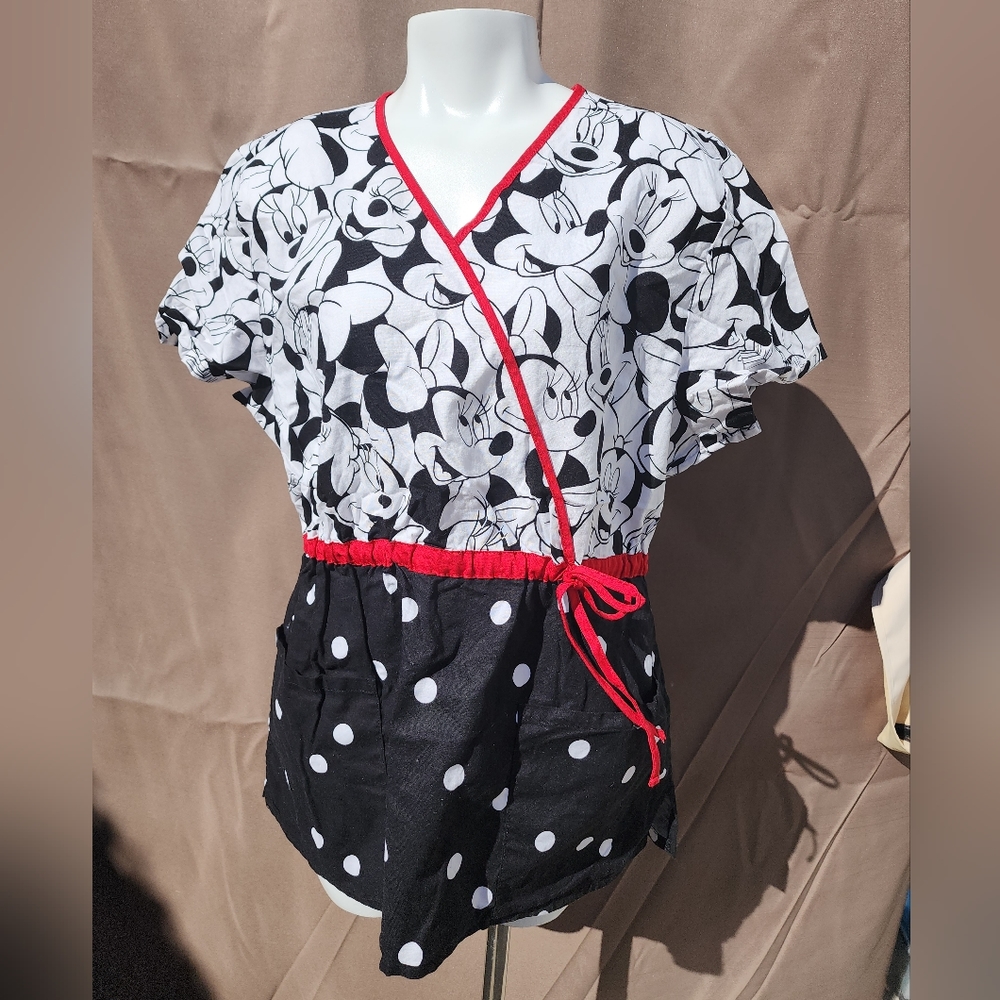 Disney Minnie Mouse Scrub Top